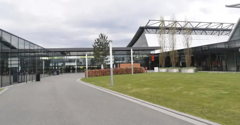 Stuttgart Messe Agentur für Messebaupersonal Messebauer Aufbauteams und Abbauteams